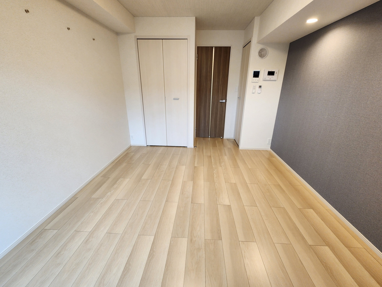 ヒカルサ京田辺大住の洋室