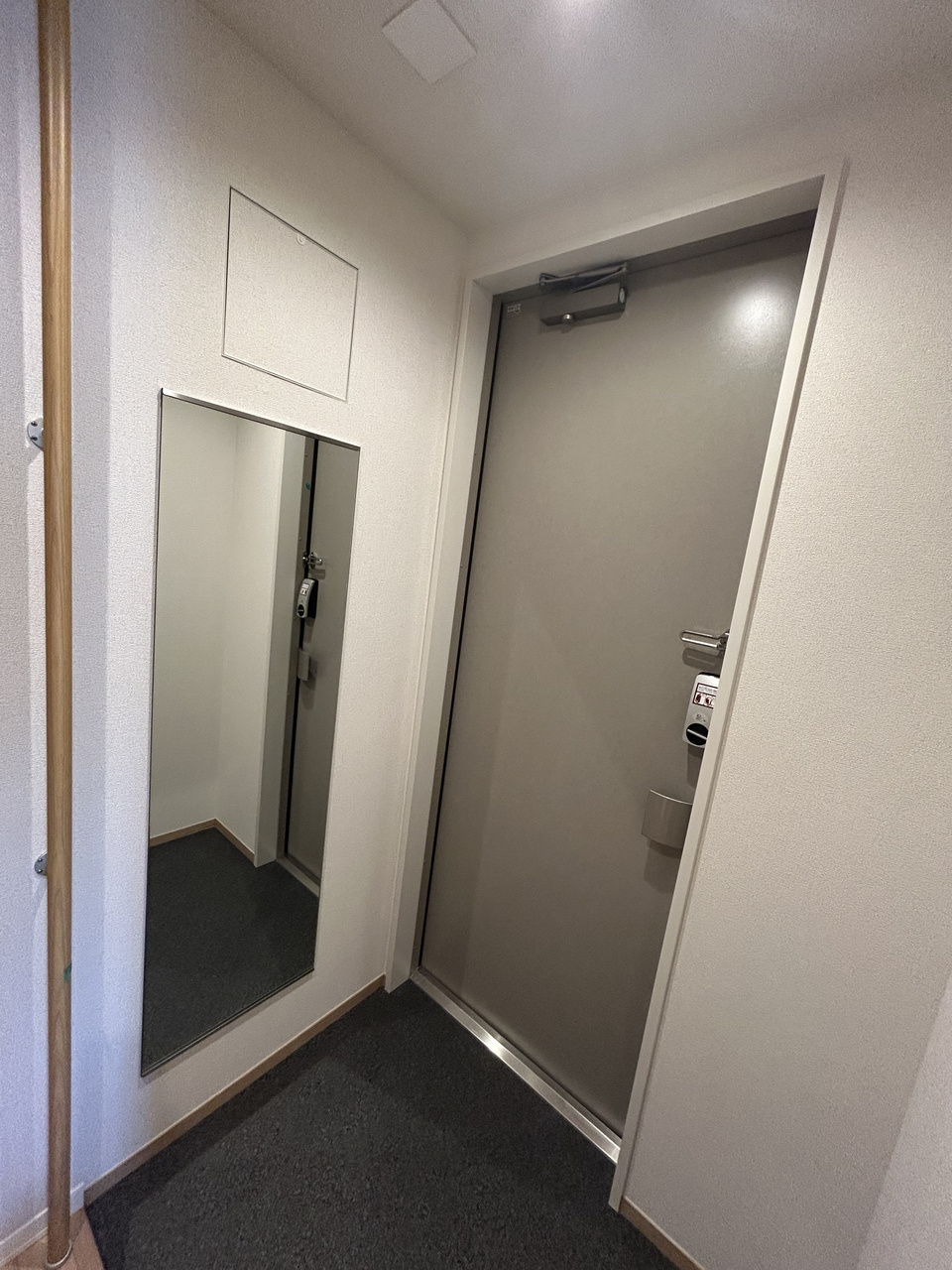 ラ・ポーズの玄関