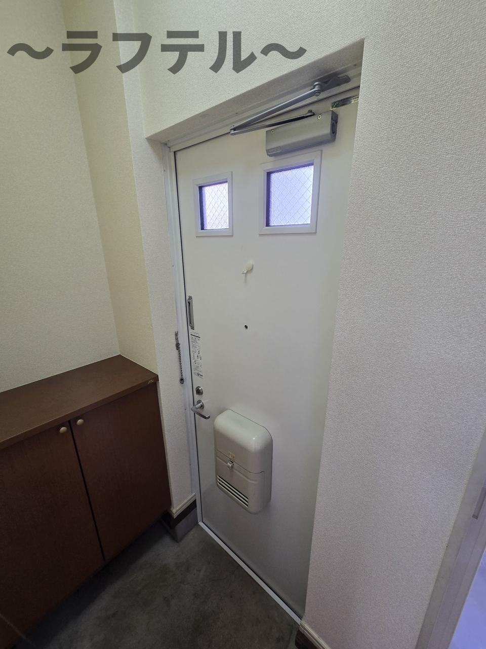モン　アヴィヨンの玄関