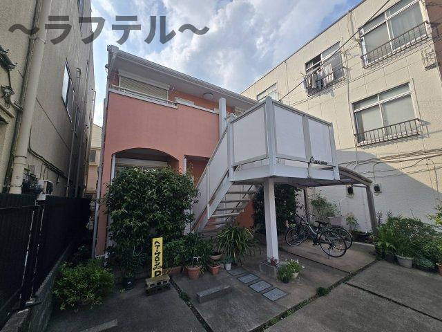 モン　アヴィヨンの外観