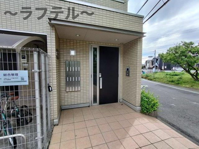 シャトレーウエスト明神のエントランス