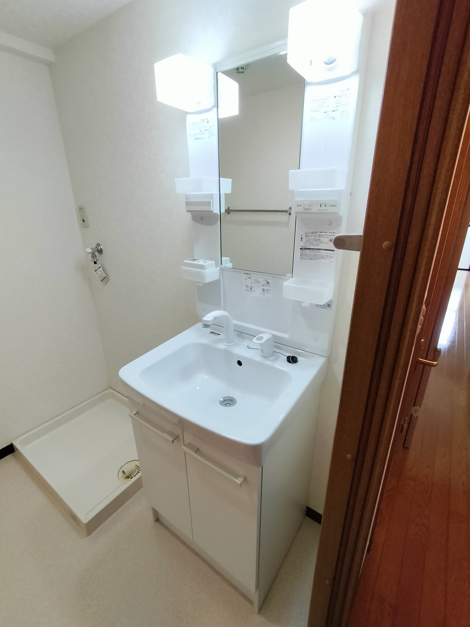 タカーラ・ハーヴェスト弐番館の独立洗面台|別部屋イメージ写真