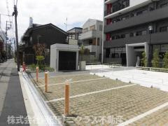 グランパシフィック長橋の駐車場