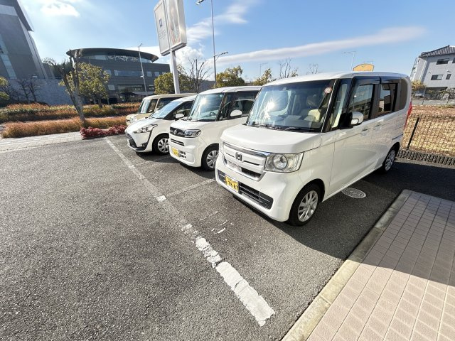 ライブリー州見の駐車場
