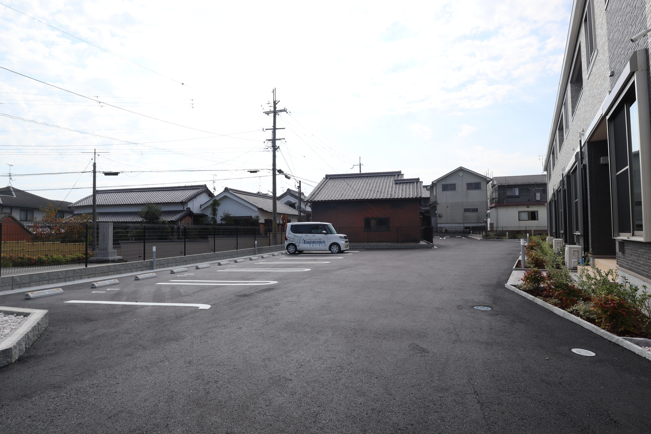 プラシード（大和郡山市）の駐車場