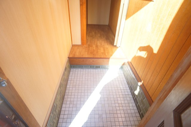 北葛城郡上牧町米山台３丁目のテラスの玄関
