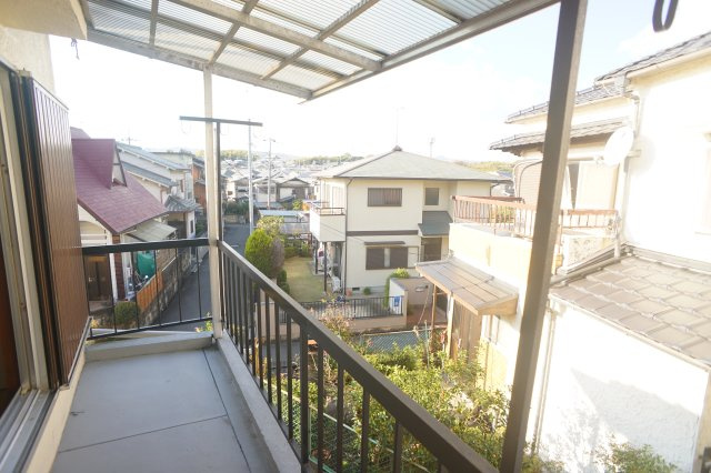 北葛城郡上牧町米山台３丁目のテラスのバルコニー