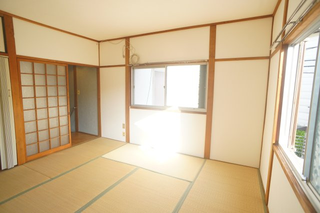 北葛城郡上牧町米山台３丁目のテラスの和室