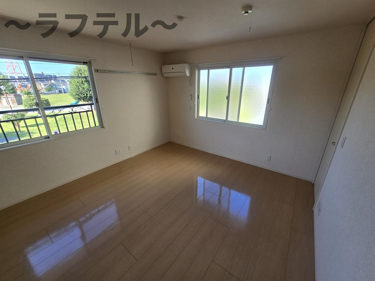 リバーパークの居間・リビング