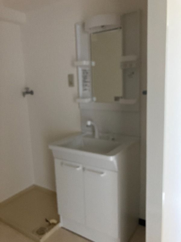 パークハイツ中野の洗面所|内装は別部屋の参考写真です。