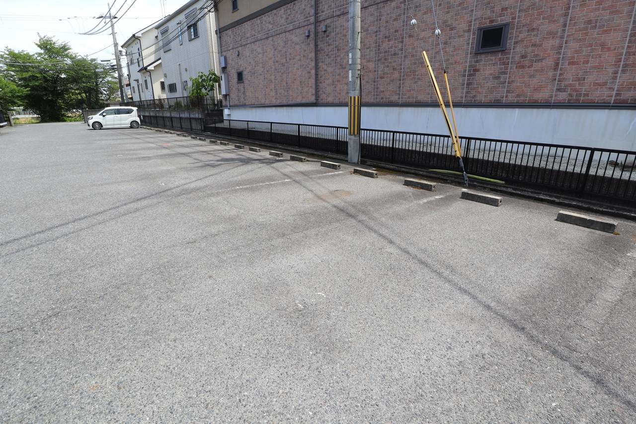 ルミナスコート　トヨクＢ棟の駐車場