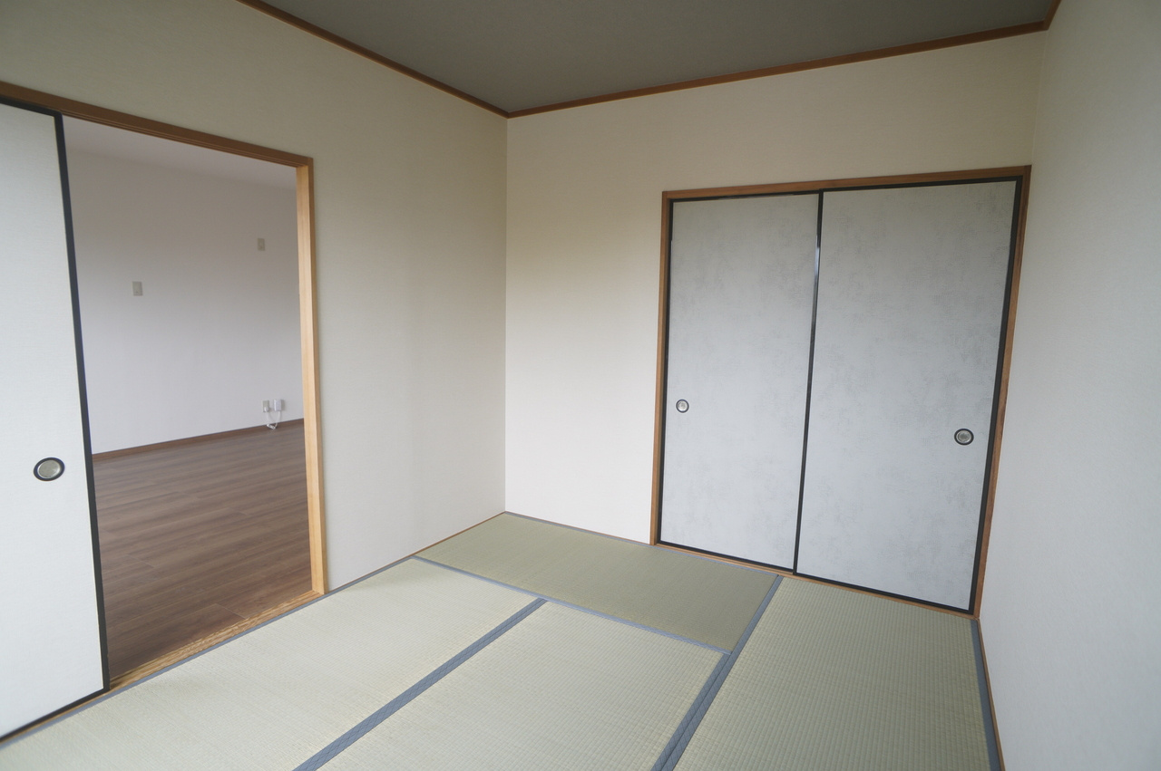 アソシエートの和室