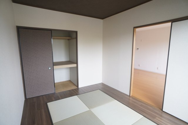 アソシエートの和室