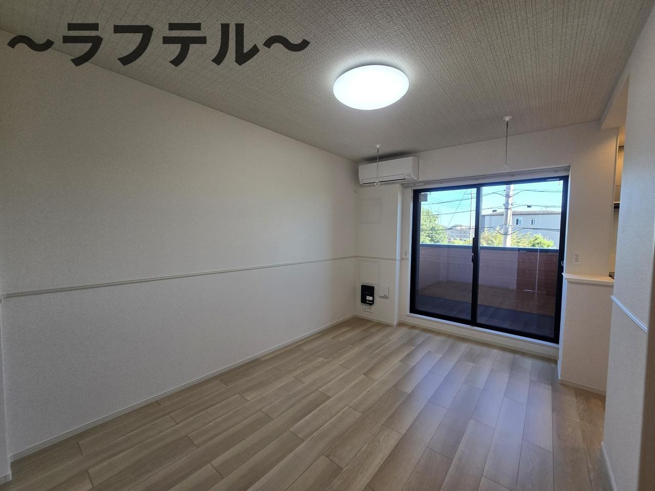 ヒカルサ狭山広瀬台フロントの居間・リビング|反転タイプ