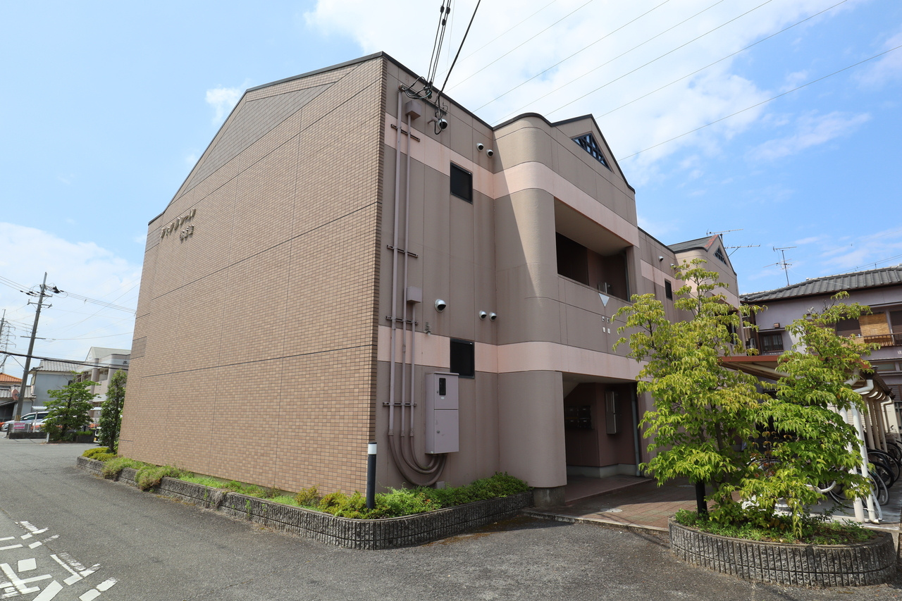 シャンクレール壱番館の外観