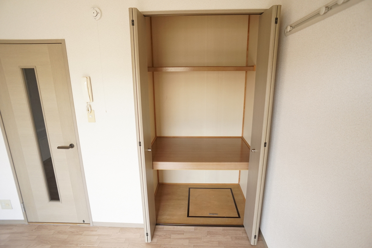 フローラ新大宮の収納
