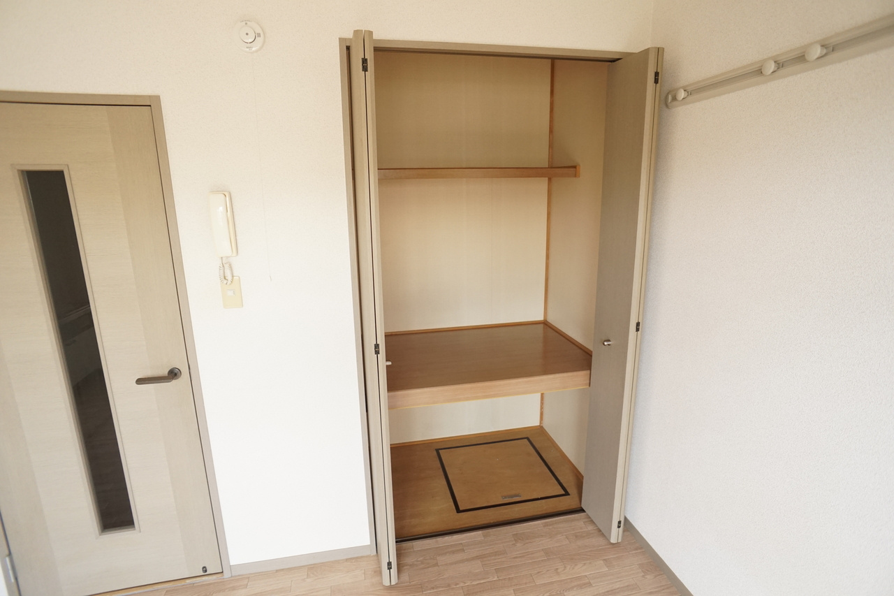 フローラ新大宮の収納