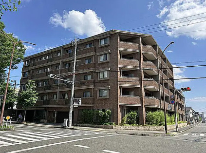 グラン・ブルー北山通の外観