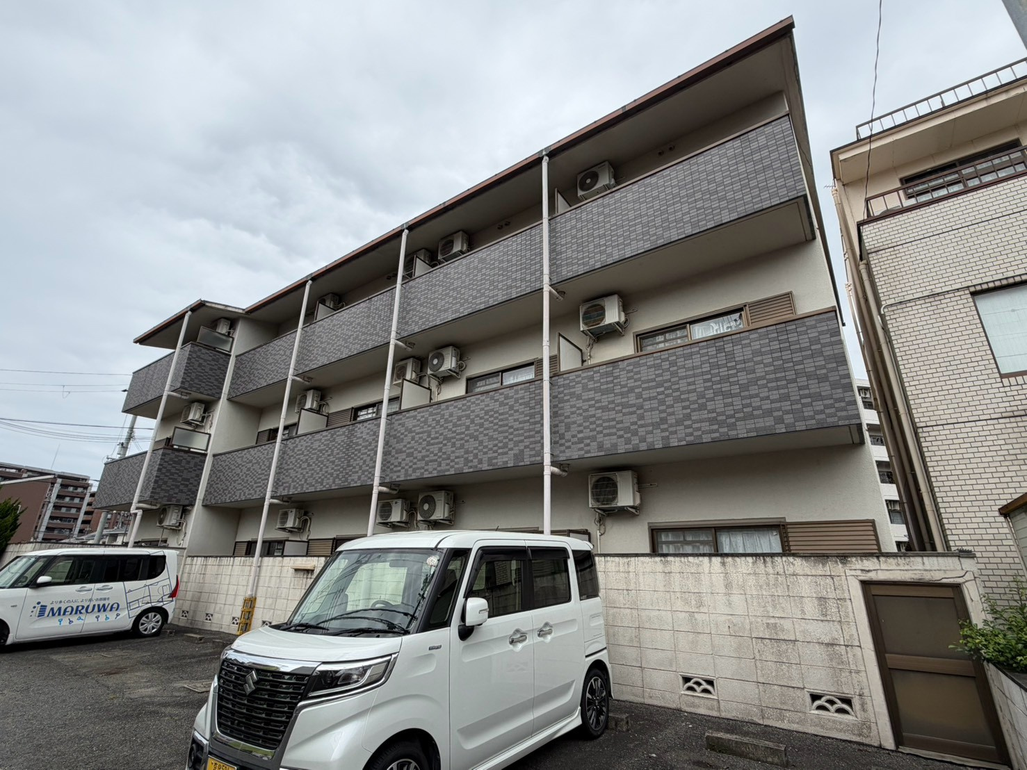 ドウェル佐保川の外観