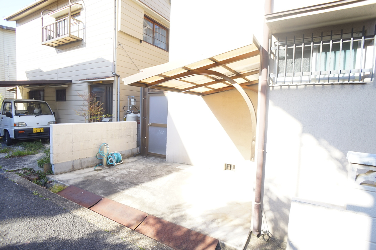 俵口町貸家のバルコニー