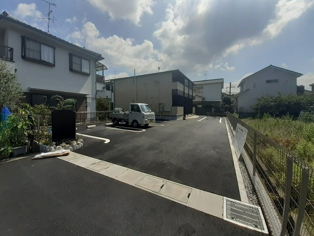 ミモザの駐車場