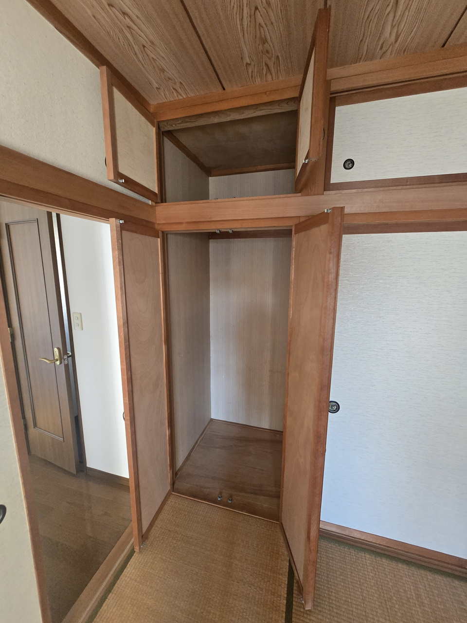 下藤沢563-7貸家の収納