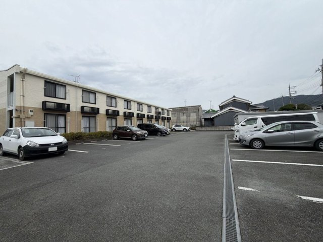 レオパレスゆとり　天理の駐車場