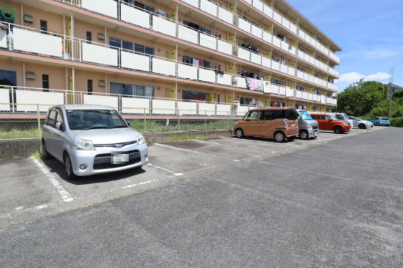ビレッジハウス大淀1号棟の駐車場