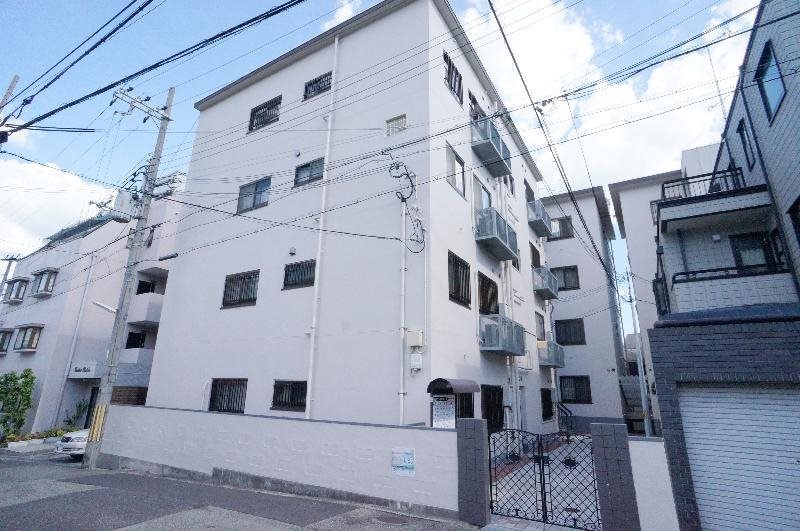 楠丘マンションの外観