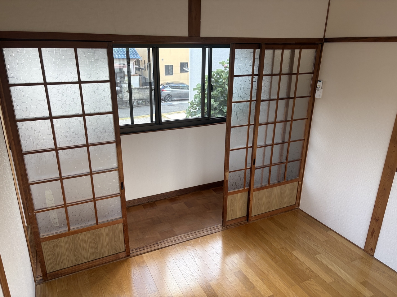 秋篠三和町1丁目戸建の洋室