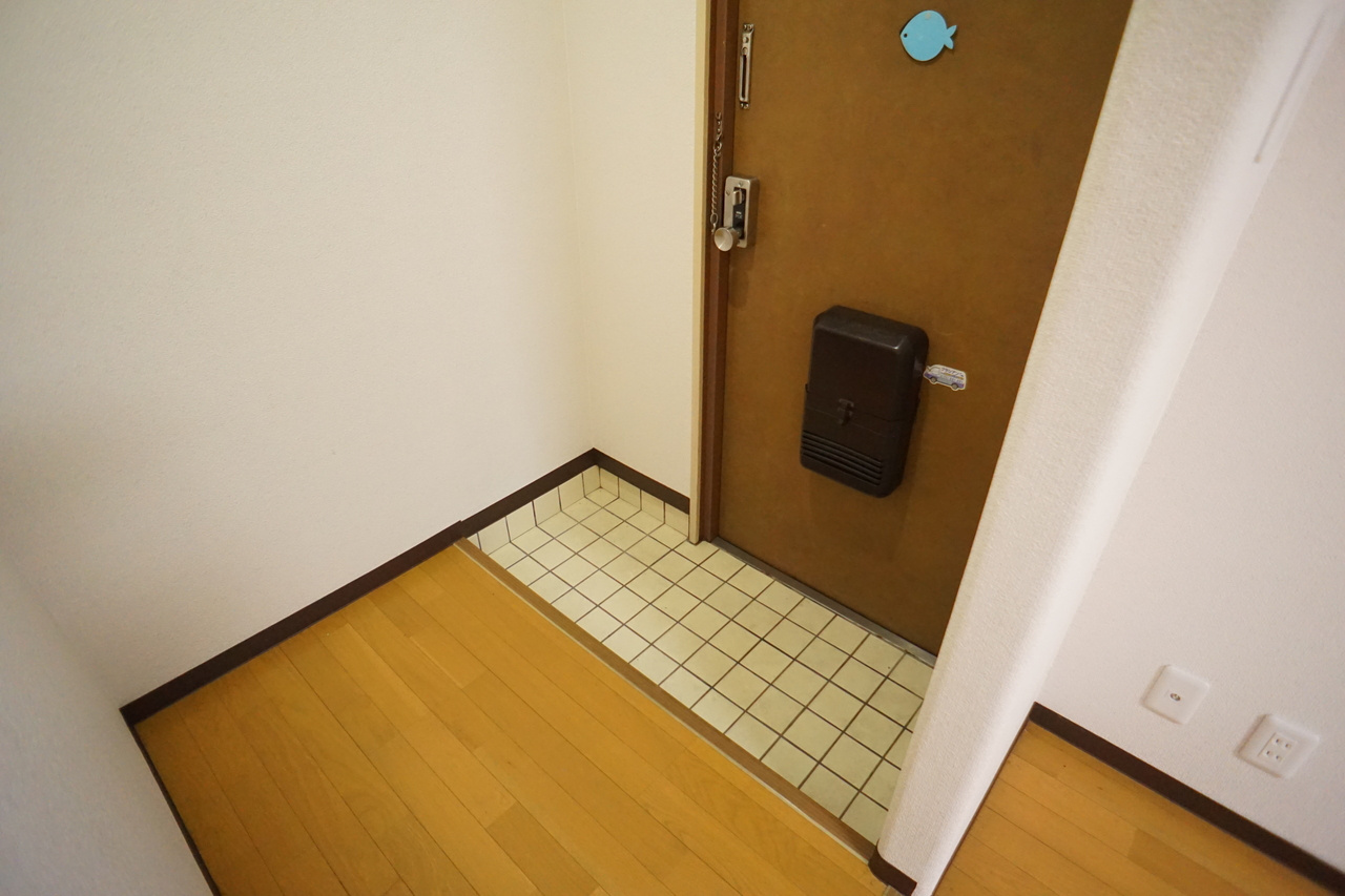 マンション平沼の玄関