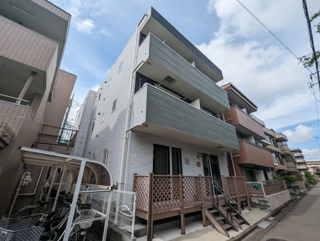 所沢市くすのき台３丁目のアパートの外観