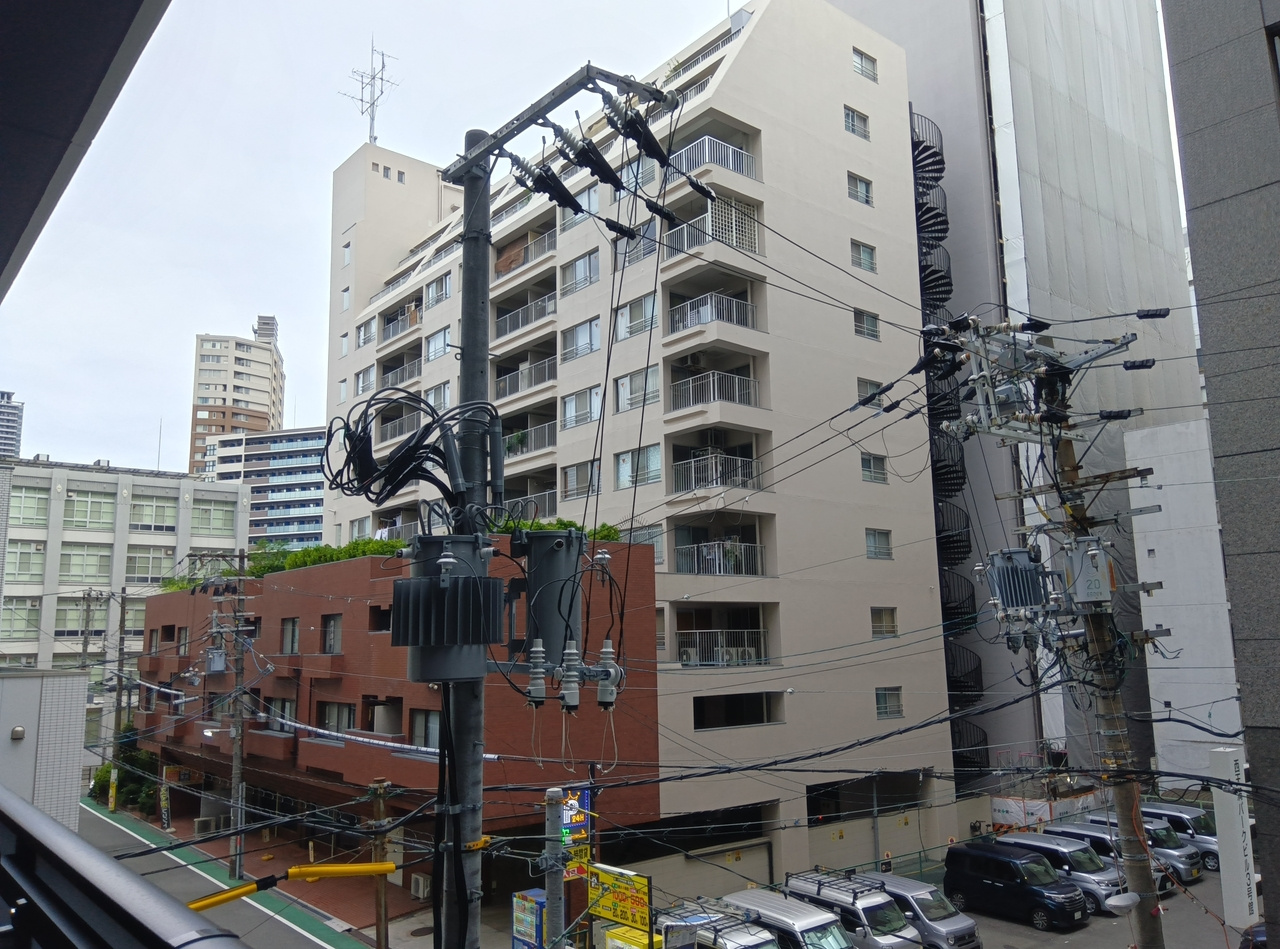 コンフォリア・リヴ東梅田の展望|バルコニーから西側の景色を望む