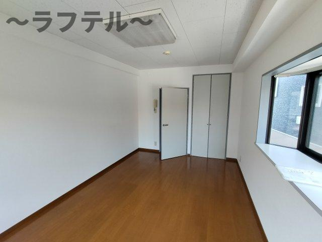 メゾンローゼの居間・リビング|別部屋イメージ写真