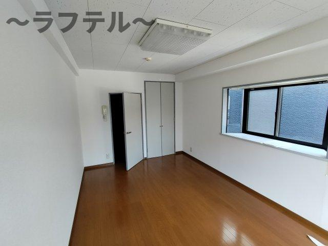 メゾンローゼの洋室|別部屋イメージ写真
