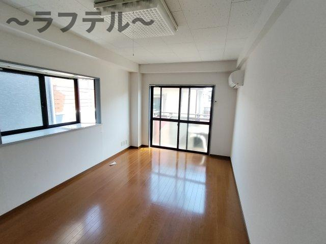 メゾンローゼの居間・リビング|別部屋イメージ写真
