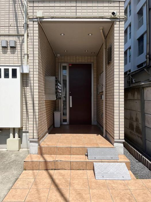 SAMIA川口元郷のエントランス