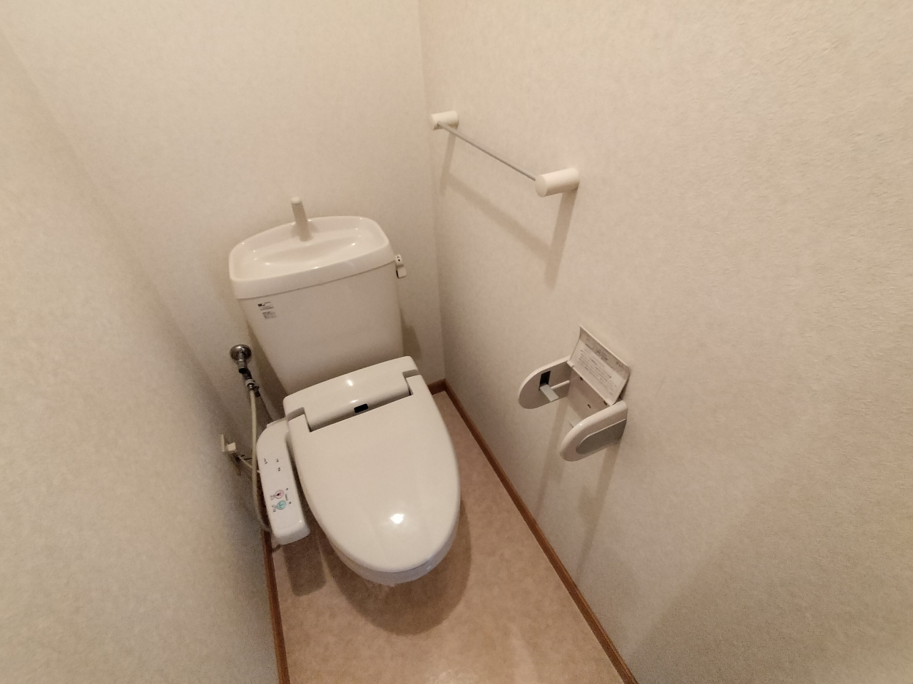 エスタシオンのトイレ|別部屋　反転間取り