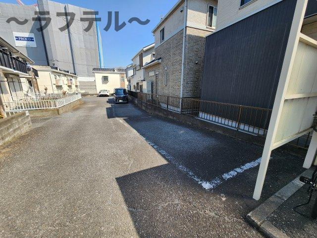 所沢市大字北秋津のアパートの駐車場