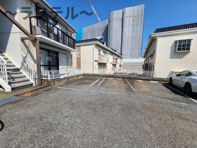 所沢市大字北秋津のアパートの駐車場