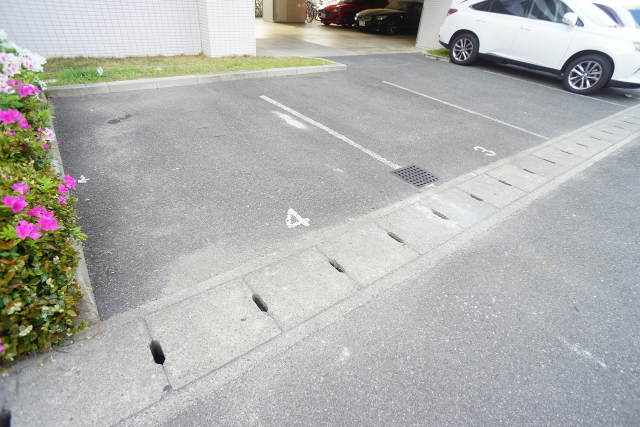 パールタウンの駐車場