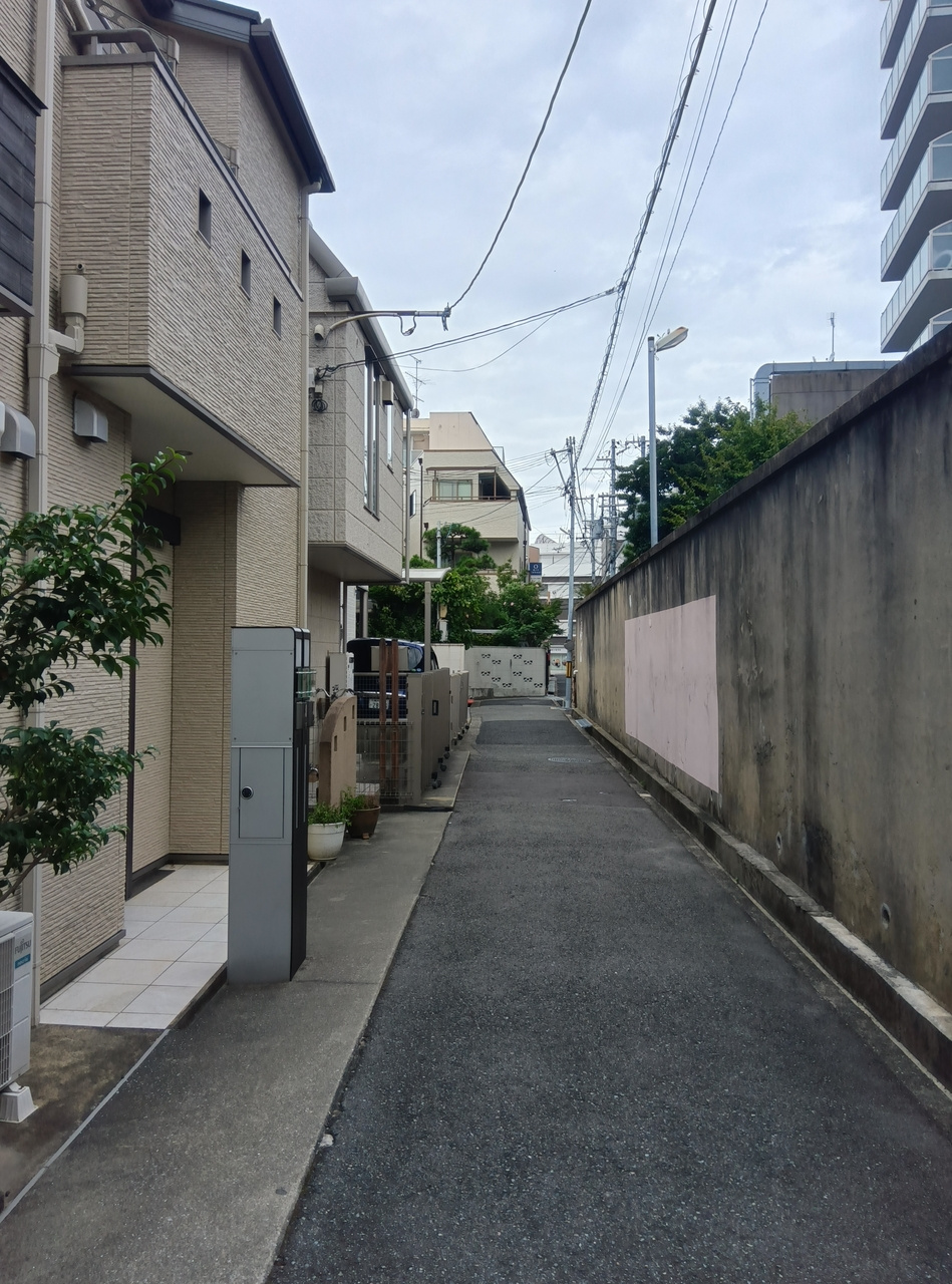 ティアラ岡本の周辺