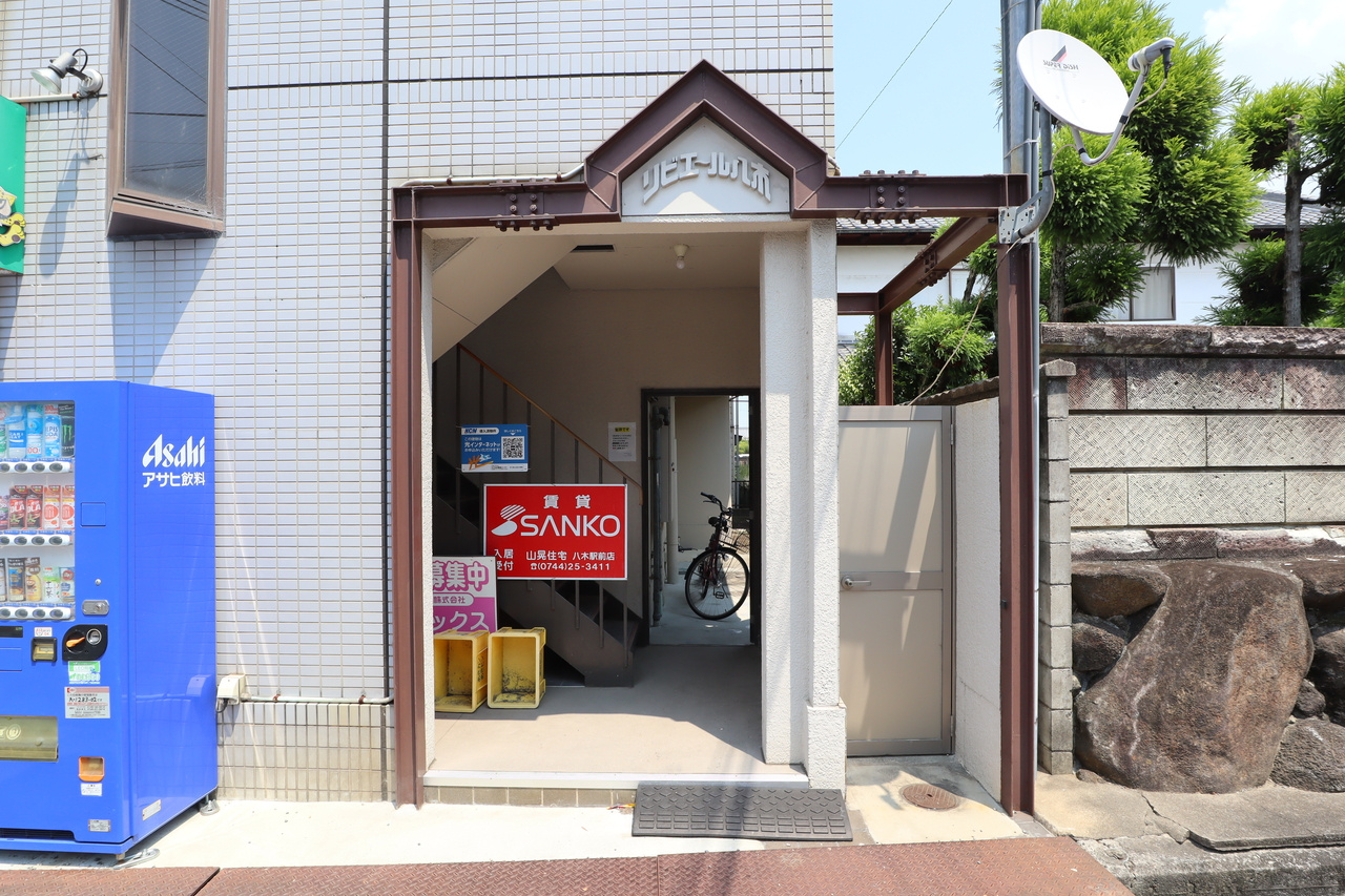 エムズ新賀のエントランス