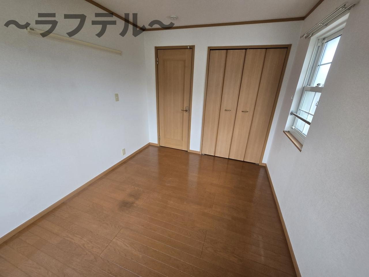 サニーレジデンスの居間・リビング|別部屋イメージ写真