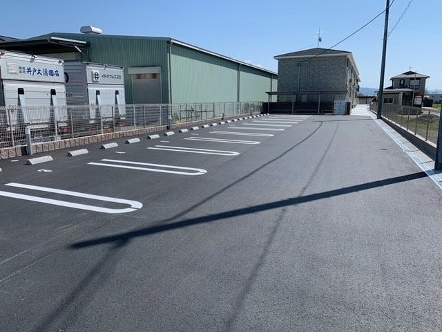 グランディールの駐車場