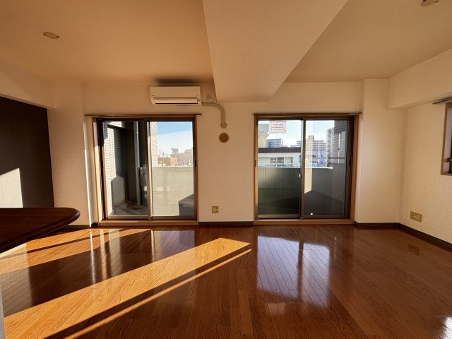川口市飯塚１丁目の賃貸マンションの居間・リビング|別号室の参考写真です。