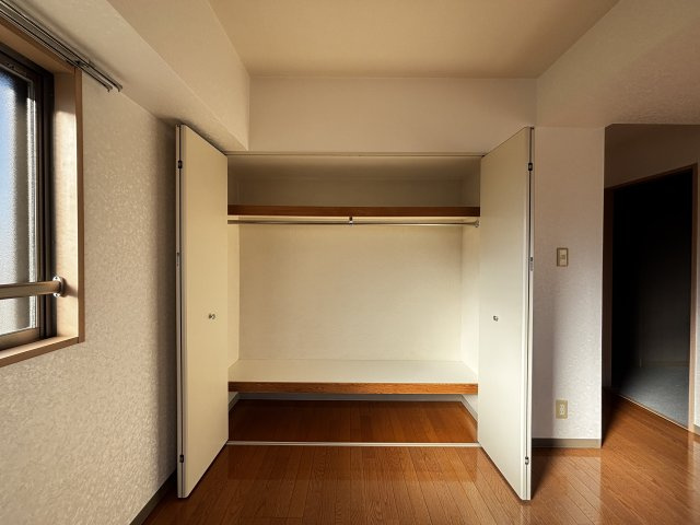 川口市飯塚１丁目の賃貸マンションの収納|別号室の参考写真です。