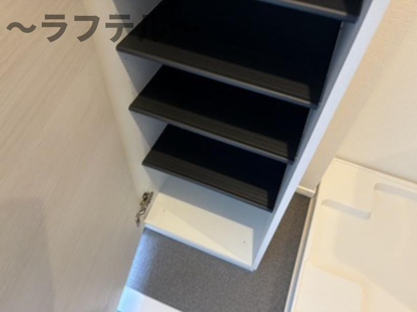 カインドネス所沢久米の玄関