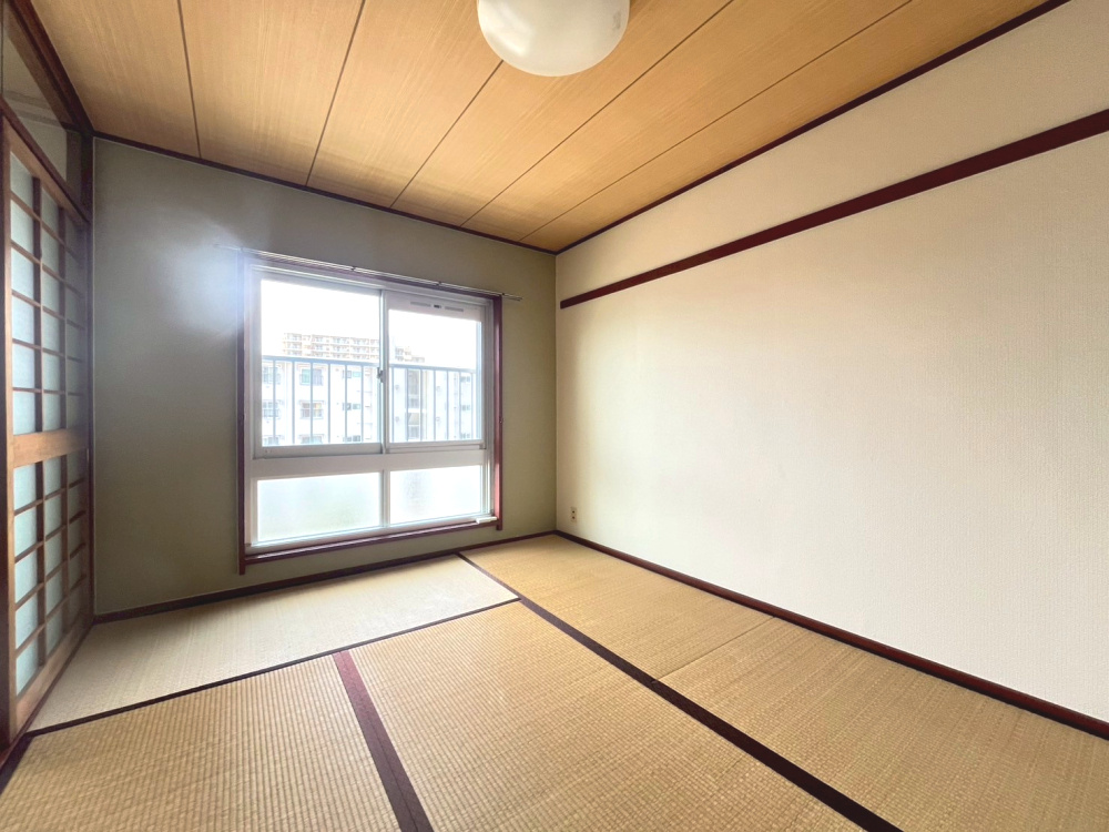 上高丸住宅1号棟の寝室|落ち着いて過ごせるお部屋なので、寝室にいかがでしょうか