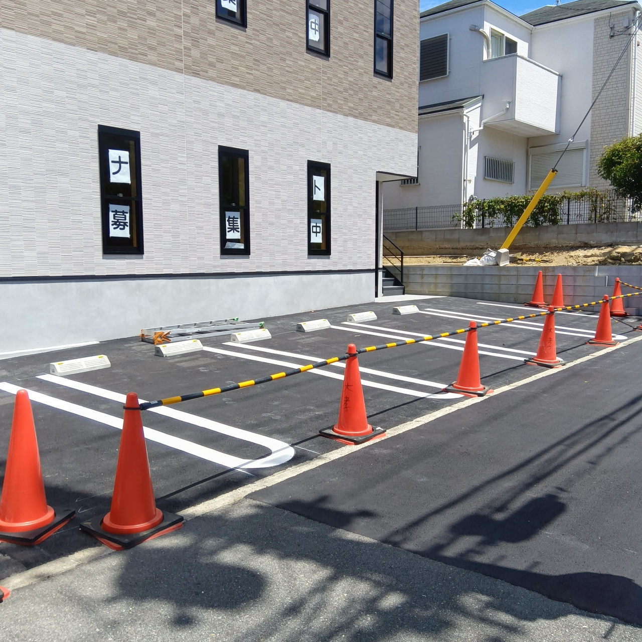 本多聞３－３－５店舗事務所の駐車場